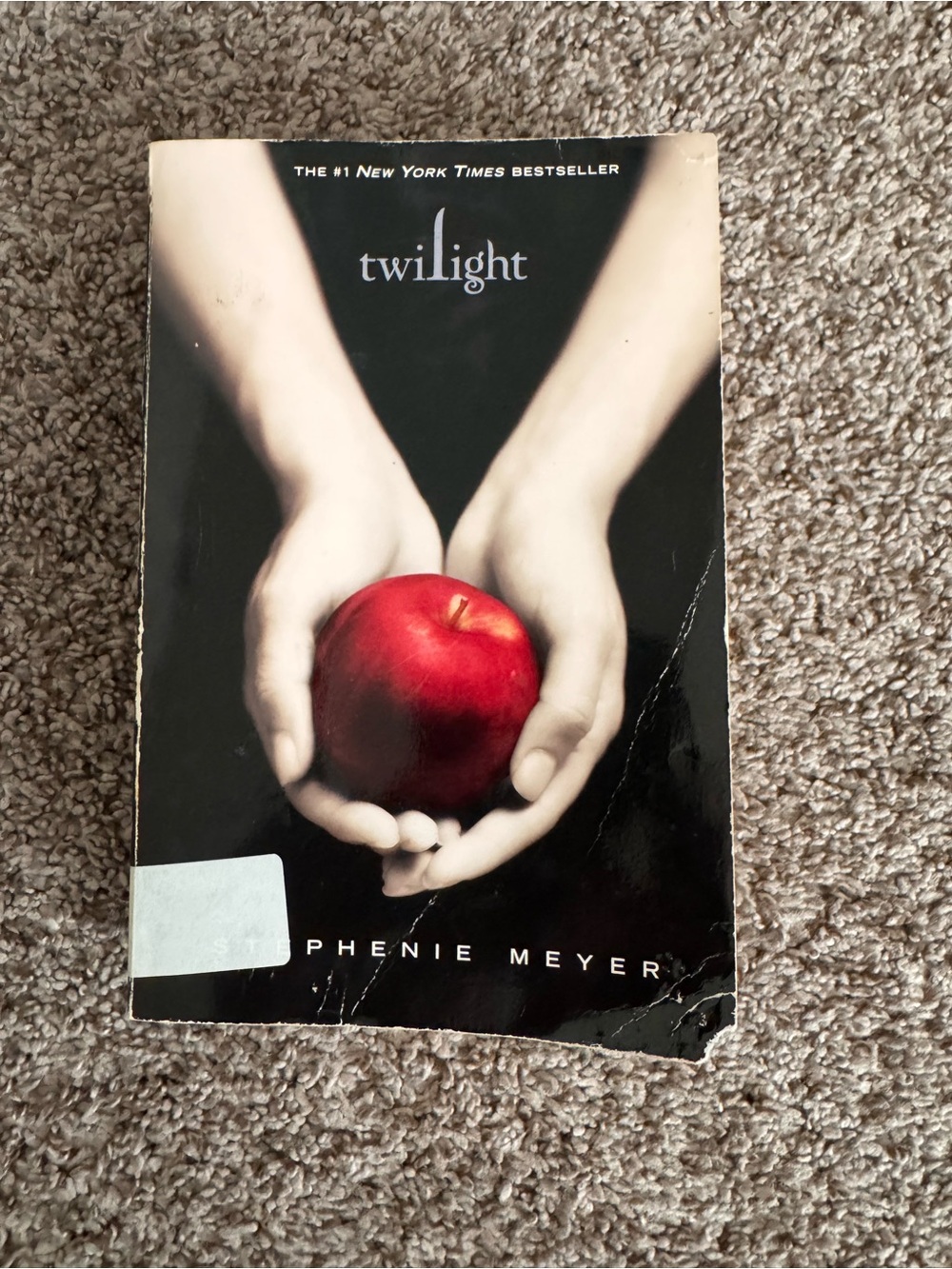 Twilight — Black Cover with Red Apple (Paperback)
